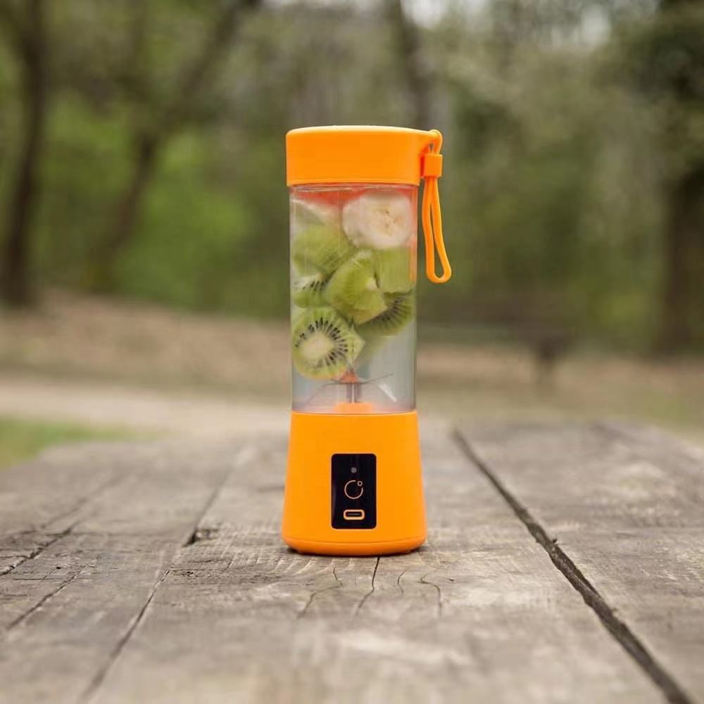 خلاط الفواكة و المشروبات المحمول