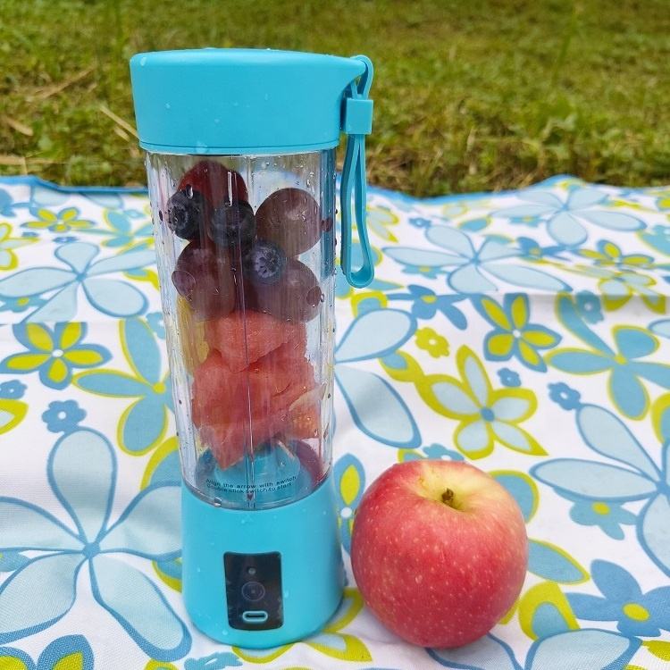 خلاط الفواكة و المشروبات المحمول
